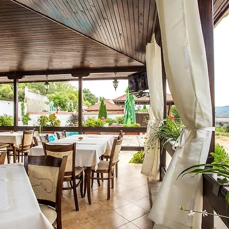 Family Saint Konstantin 酒店 3*