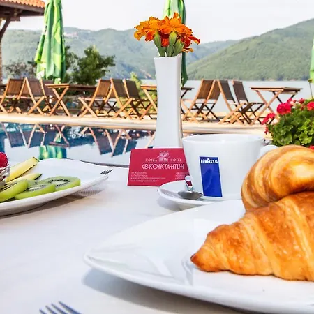 Family Saint Konstantin 格拉瓦塔斯