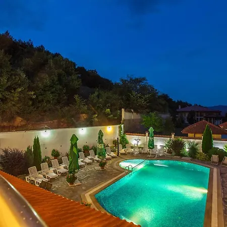 Family Saint Konstantin 酒店